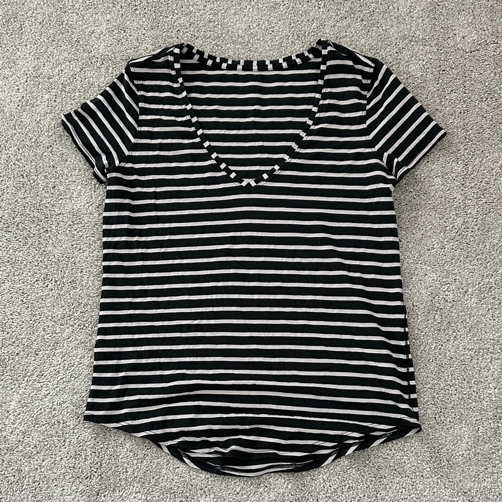 Lululemon Love V-Neck Women's Top - Black and White 6